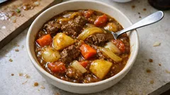 ストウブで定番にしたい無水カレー：トマト缶なしで軽やかに、野菜の旨味が濃い