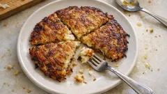 じゃがいも2個でこの満足感。卵も粉も使わないカリカリガレットの作り方