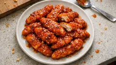 ささみを縦に開いてしっとり仕上げる。フライパンで手軽なヤンニョムチキン